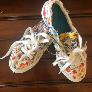 Blowfish flower tennis shoes